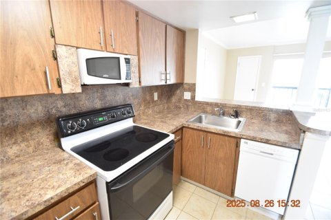 Condominio en alquiler en Tampa, Florida, 1 dormitorio, 63.36 m2 № 1915586 - foto 19