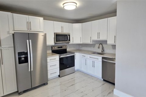 Apartamento en Pompano Beach, Florida 2 dormitorios, 900.5 m2 № 2077907