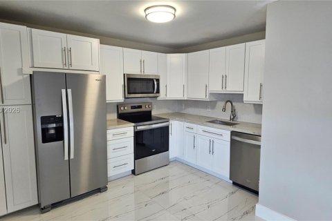 Apartamento en alquiler en Pompano Beach, Florida, 2 dormitorios, 900.5 m2 № 2077907 - foto 21