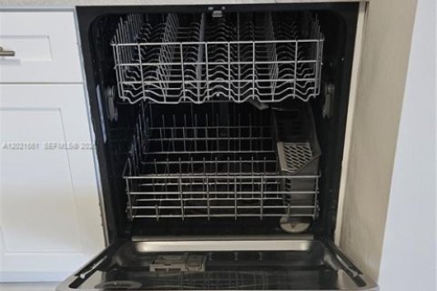 Apartamento en alquiler en Pompano Beach, Florida, 2 dormitorios, 900.5 m2 № 2077907 - foto 23