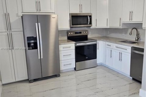 Apartamento en alquiler en Pompano Beach, Florida, 2 dormitorios, 900.5 m2 № 2077907 - foto 19
