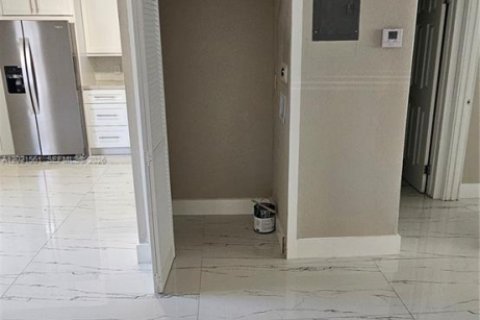 Apartamento en alquiler en Pompano Beach, Florida, 2 dormitorios, 900.5 m2 № 2077907 - foto 16