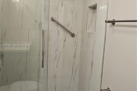 Apartamento en alquiler en Pompano Beach, Florida, 2 dormitorios, 900.5 m2 № 2077907 - foto 7