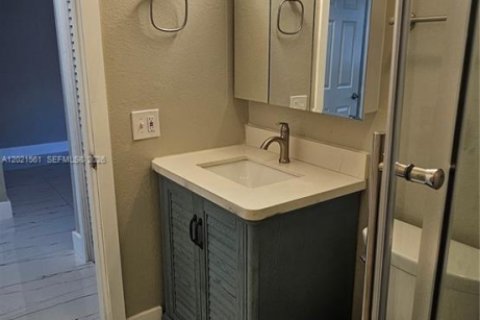 Apartamento en alquiler en Pompano Beach, Florida, 2 dormitorios, 900.5 m2 № 2077907 - foto 11