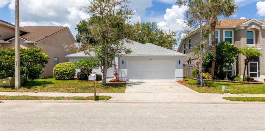 House in Melbourne, Florida 3 bedrooms, 129.97 sq.m. № 1879760