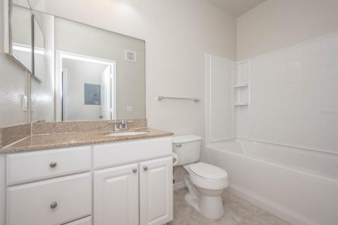 Condo in Winter Garden, Florida, 2 bedrooms  № 1919532 - photo 5