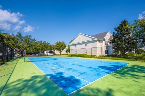 Condo in Winter Garden, Florida, 2 bedrooms  № 1919532 - photo 11