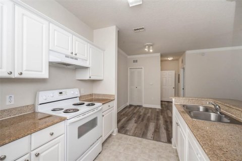 Condo in Winter Garden, Florida, 2 bedrooms  № 1919532 - photo 4
