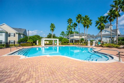 Condo in Winter Garden, Florida, 2 bedrooms  № 1919532 - photo 10