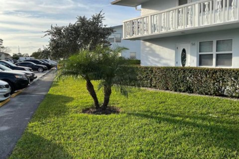 Condo in West Palm Beach, Florida, 2 bedrooms  № 854237 - photo 1