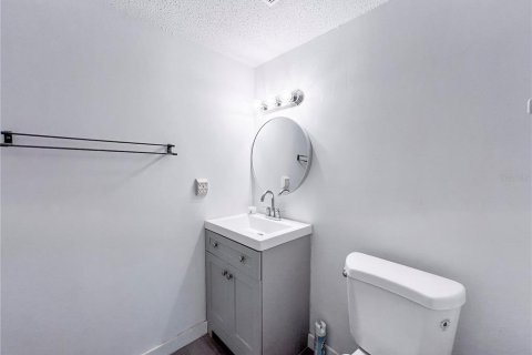 Condo in Bradenton, Florida, 2 bedrooms № 2236838 - photo 10