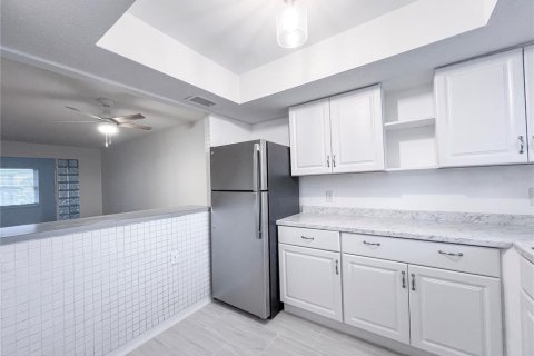 Condo in Bradenton, Florida, 2 bedrooms № 2236838 - photo 4