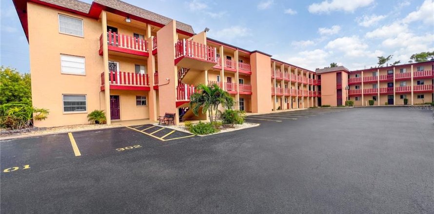 Condo in Bradenton, Florida, 2 bedrooms № 2236838