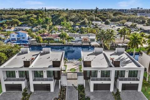 Touwnhouse à vendre à Dania Beach, Floride: 3 chambres, 193.24 m2 № 2090680 - photo 4