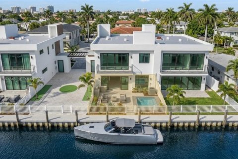 Adosado en Dania Beach, Florida 3 dormitorios, 193.24 m2 № 2090680