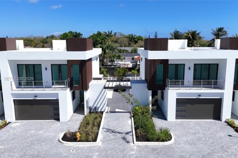 Touwnhouse à vendre à Dania Beach, Floride: 3 chambres, 193.24 m2 № 2090680 - photo 9