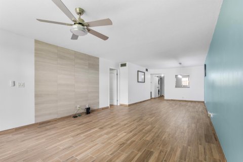 Condo in Delray Beach, Florida, 2 bedrooms № 2086849 - photo 8