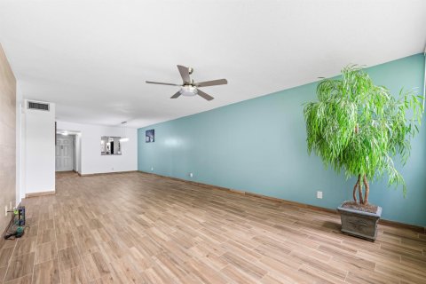 Condo in Delray Beach, Florida, 2 bedrooms № 2086849 - photo 7