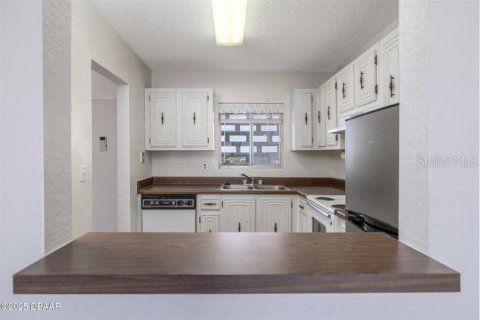 Copropriété à vendre à Daytona Beach, Floride: 2 chambres, 95.69 m2 № 1902238 - photo 9