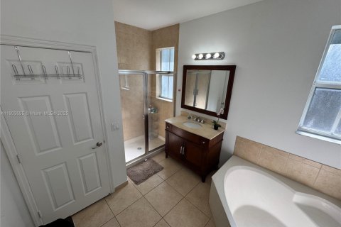 Touwnhouse à vendre à Doral, Floride: 3 chambres, 186.55 m2 № 1956043 - photo 23