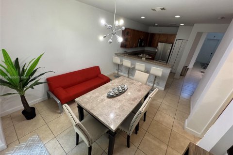 Touwnhouse à vendre à Doral, Floride: 3 chambres, 186.55 m2 № 1956043 - photo 11