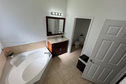 Touwnhouse à vendre à Doral, Floride: 3 chambres, 186.55 m2 № 1956043 - photo 24