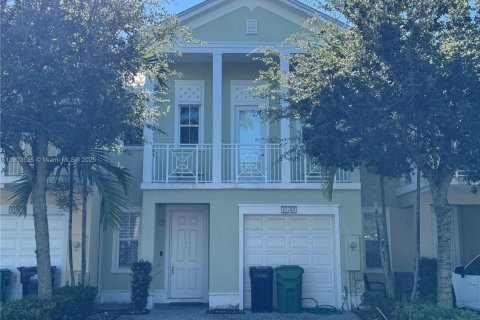 Touwnhouse à vendre à Doral, Floride: 3 chambres, 186.55 m2 № 1956043 - photo 1