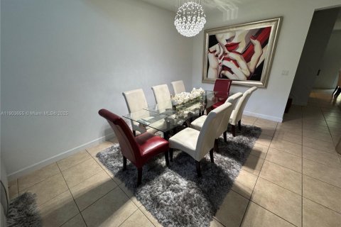 Touwnhouse à vendre à Doral, Floride: 3 chambres, 186.55 m2 № 1956043 - photo 6