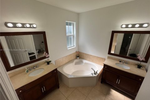 Touwnhouse à vendre à Doral, Floride: 3 chambres, 186.55 m2 № 1956043 - photo 22