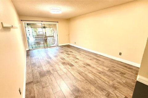 Condominio en alquiler en Tampa, Florida, 2 dormitorios, 99.22 m2 № 2280078 - foto 6