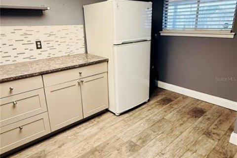 Condominio en alquiler en Tampa, Florida, 2 dormitorios, 99.22 m2 № 2280078 - foto 4