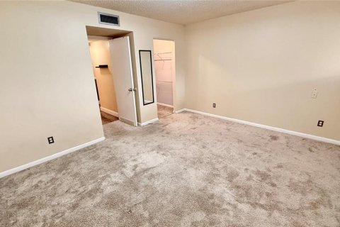 Condominio en alquiler en Tampa, Florida, 2 dormitorios, 99.22 m2 № 2280078 - foto 15
