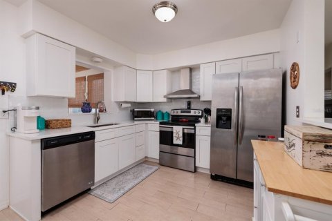 House in Largo, Florida 2 bedrooms, 89.65 sq.m. № 1769765 - photo 8