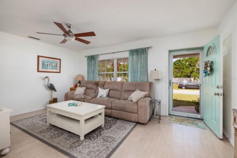 House in Largo, Florida 2 bedrooms, 89.65 sq.m. № 1769765 - photo 6