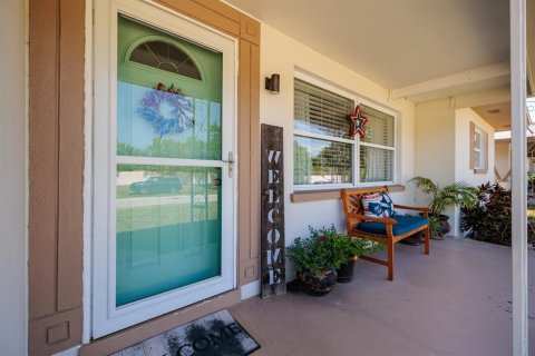 House in Largo, Florida 2 bedrooms, 89.65 sq.m. № 1769765 - photo 2
