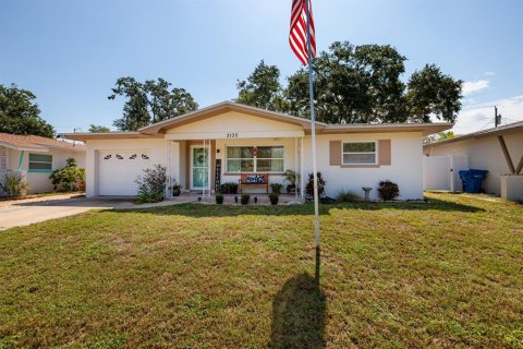 House in Largo, Florida 2 bedrooms, 89.65 sq.m. № 1769765 - photo 1