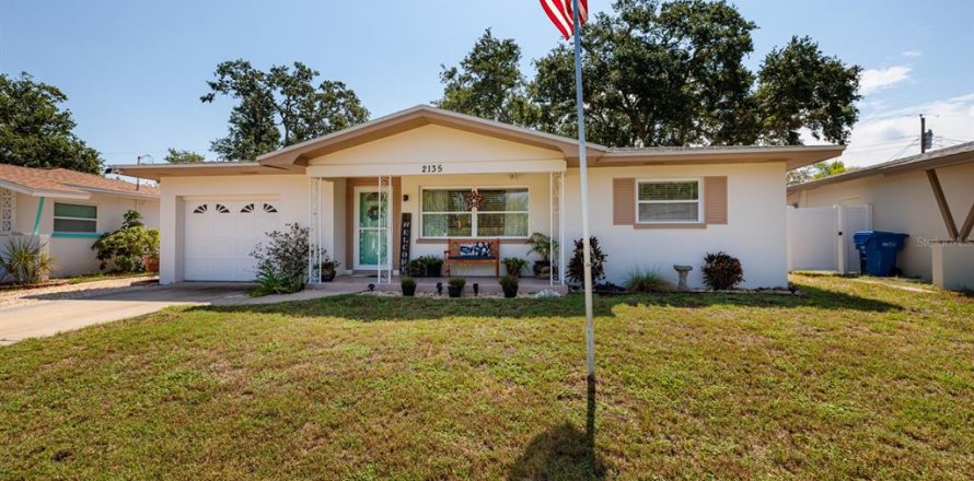 House in Largo, Florida 2 bedrooms, 89.65 sq.m. № 1769765