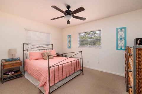 House in Largo, Florida 2 bedrooms, 89.65 sq.m. № 1769765 - photo 12