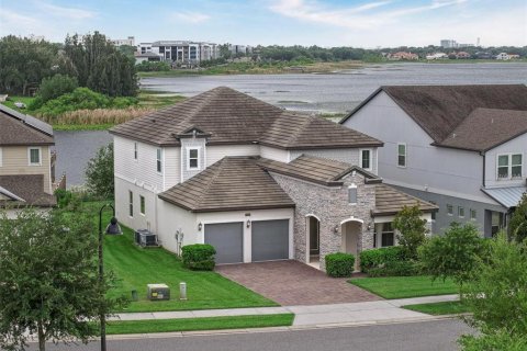 House in Orlando, Florida 5 bedrooms, 345.32 sq.m. № 2222083 - photo 4