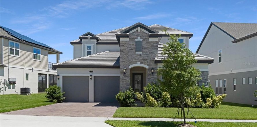 House in Orlando, Florida 5 bedrooms, 345.32 sq.m. № 2222083