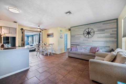 Villa ou maison à vendre à Port Charlotte, Floride: 4 chambres, 164.25 m2 № 2207375 - photo 6