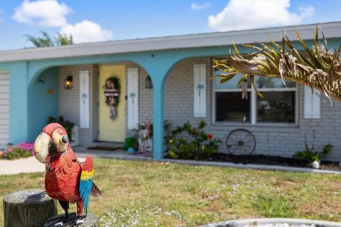 Villa ou maison à vendre à Port Charlotte, Floride: 4 chambres, 164.25 m2 № 2207375 - photo 5