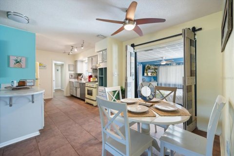 Villa ou maison à vendre à Port Charlotte, Floride: 4 chambres, 164.25 m2 № 2207375 - photo 13