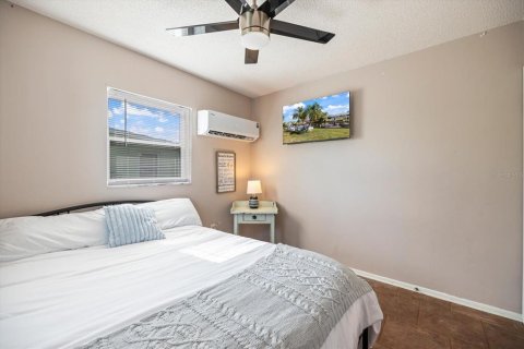 Villa ou maison à vendre à Port Charlotte, Floride: 4 chambres, 164.25 m2 № 2207375 - photo 29