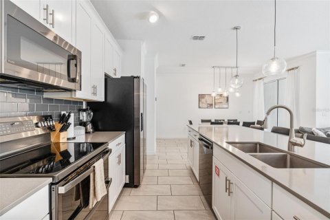 Adosado en venta en Kissimmee, Florida, 4 dormitorios, 177.81 m2 № 1915719 - foto 9