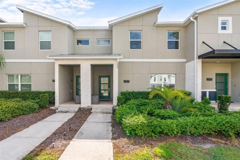 Adosado en venta en Kissimmee, Florida, 4 dormitorios, 177.81 m2 № 1915719 - foto 1