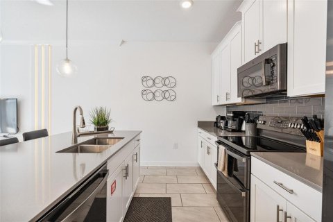 Adosado en venta en Kissimmee, Florida, 4 dormitorios, 177.81 m2 № 1915719 - foto 10
