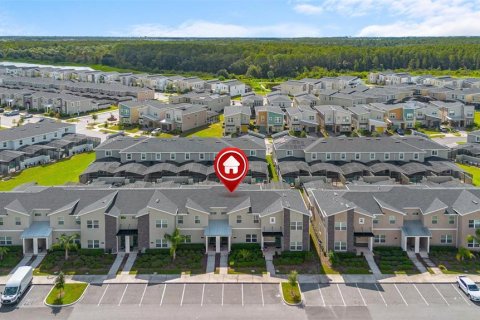 Adosado en venta en Kissimmee, Florida, 4 dormitorios, 177.81 m2 № 1915719 - foto 3
