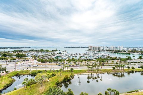 Condominio en venta en Sarasota, Florida, 2 dormitorios, 153.94 m2 № 2097147 - foto 3