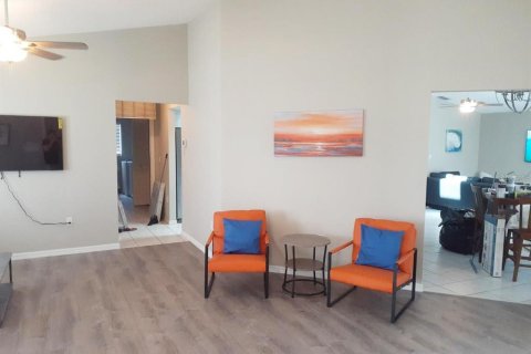 Casa en alquiler en Port Charlotte, Florida, 3 dormitorios, 191.29 m2 № 1853315 - foto 9